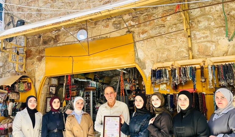 دكان الخير.. نبض البلدة القديمة